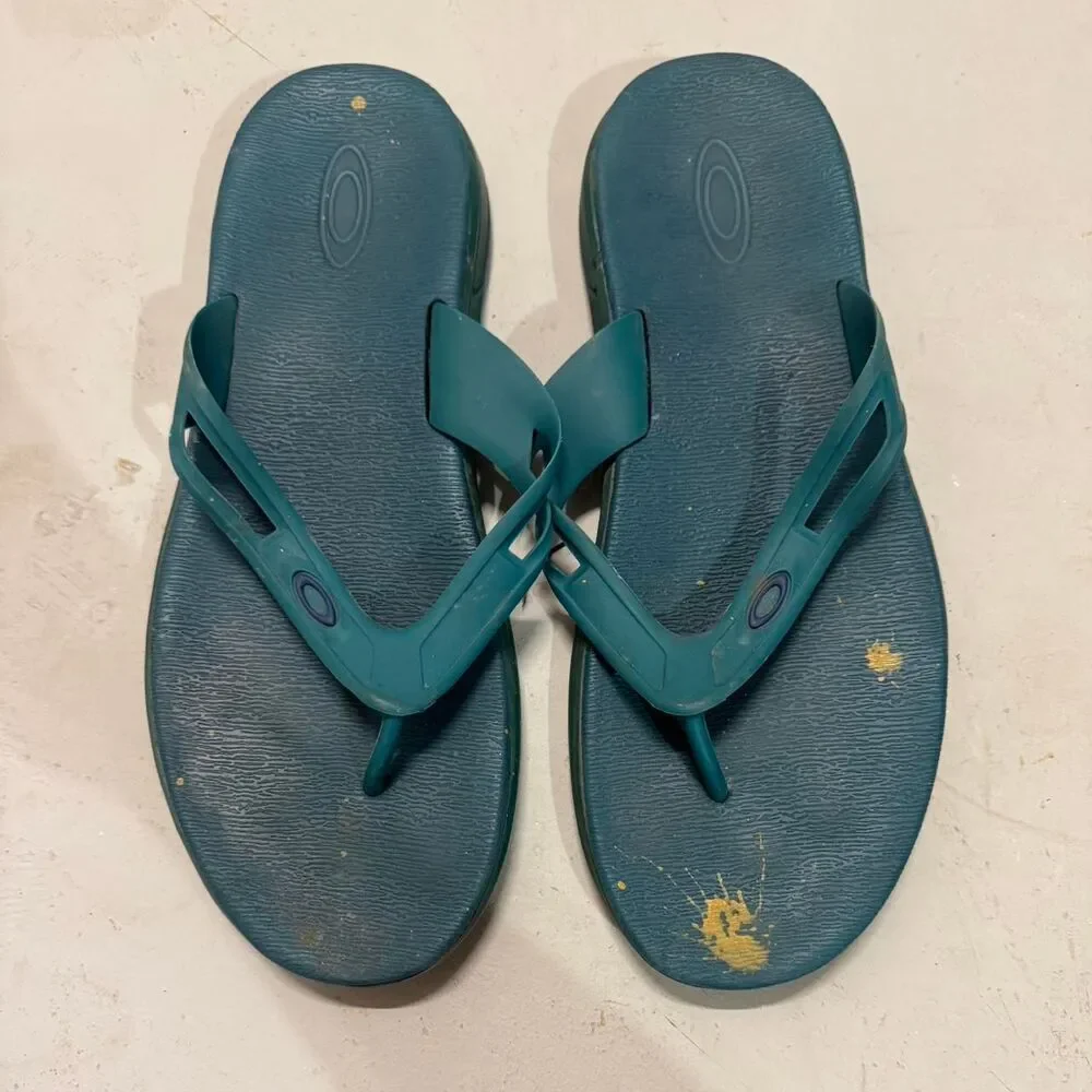 Oakley Men's Blue and Green Flipflops